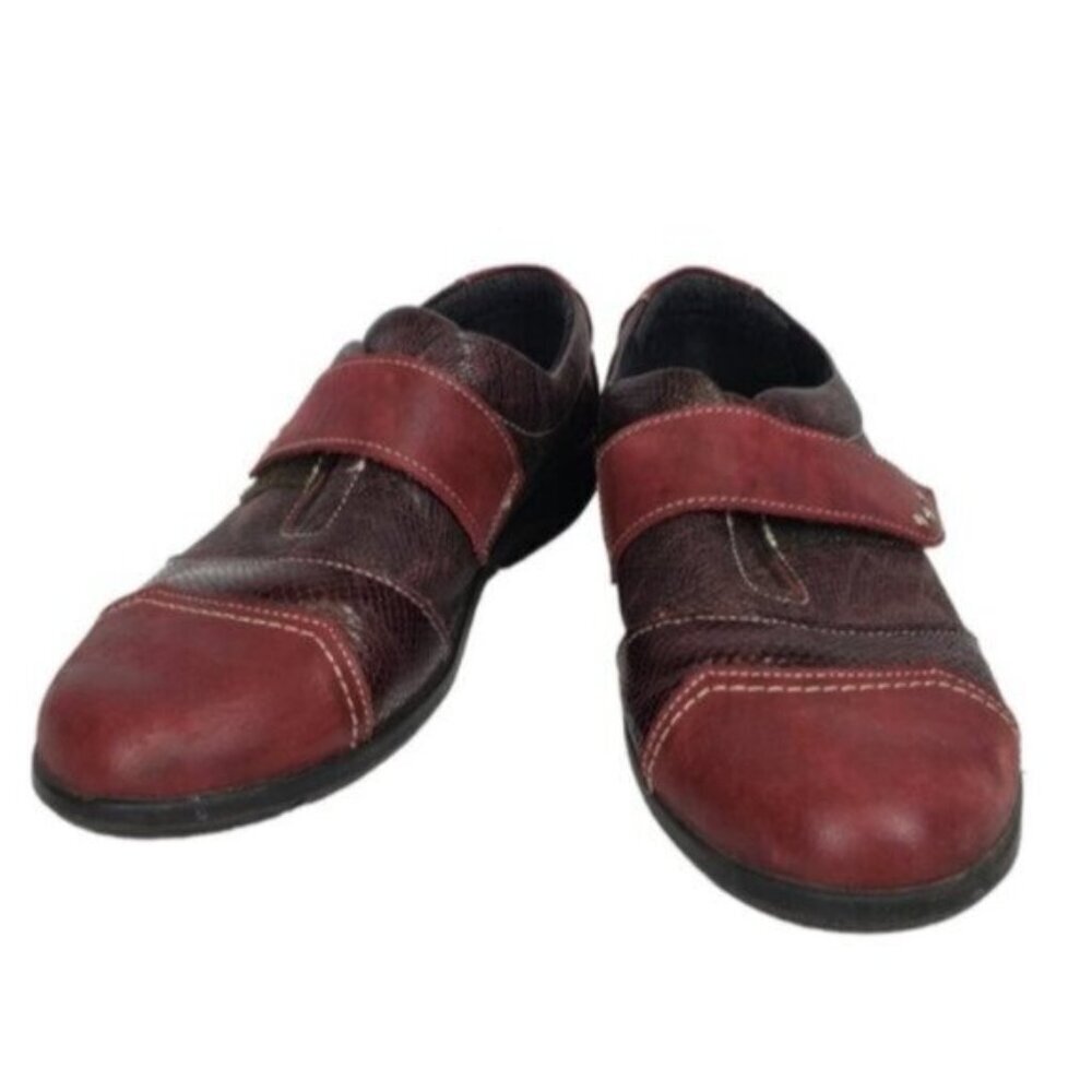 Volks Walkers Leather Slip On Walking Shoe Size 40EU 9US